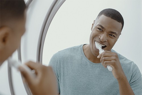 You are currently viewing Half-mouth toothbrush is claimed to clean all your teeth within 20 seconds